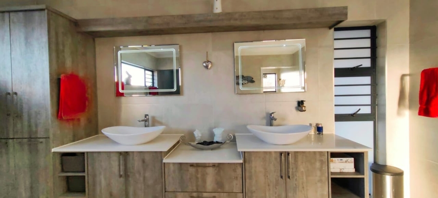 4 Bedroom Property for Sale in Tuscany Ridge North West